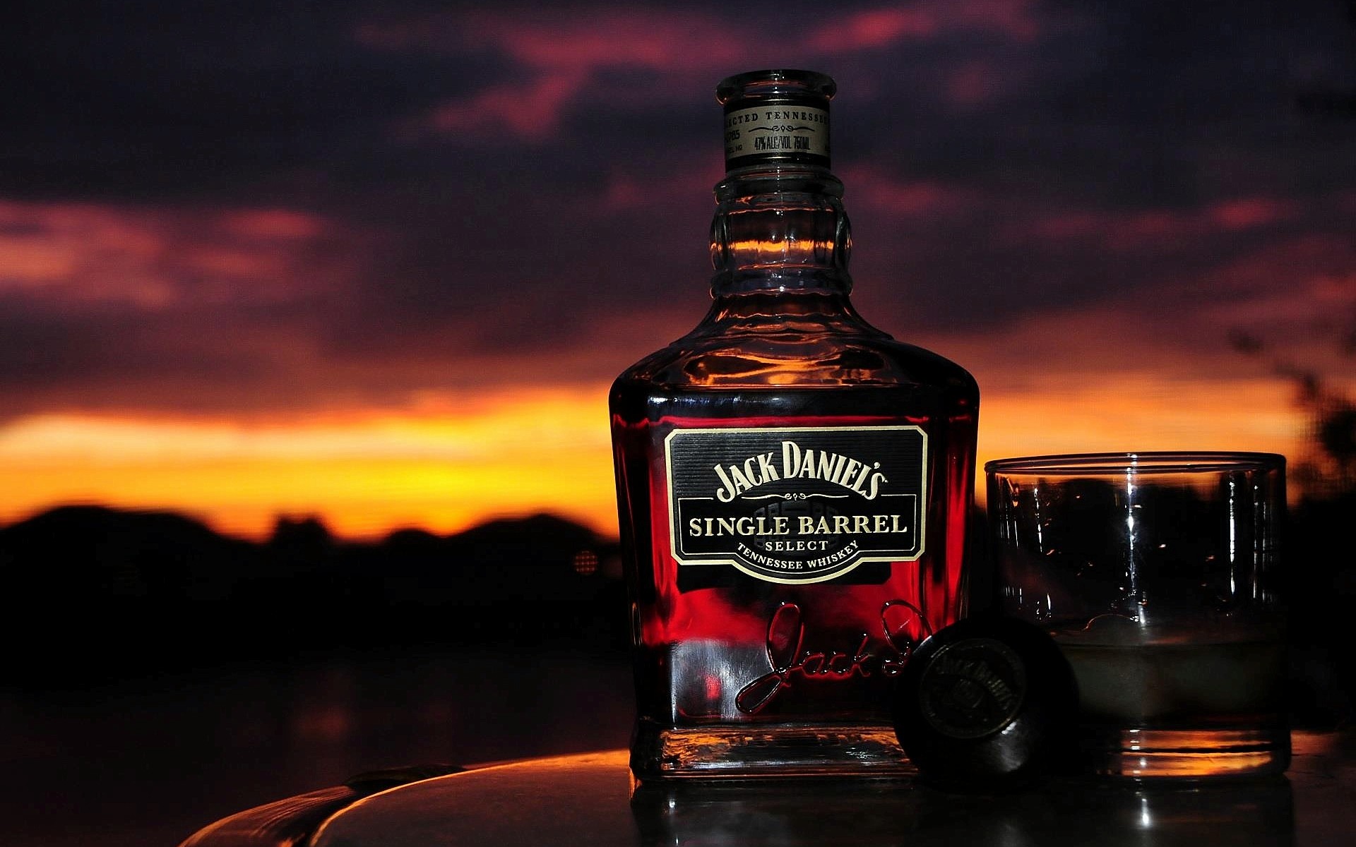 jack_daniels_whiskey_glass_drink_alcohol_93870_1920x1200